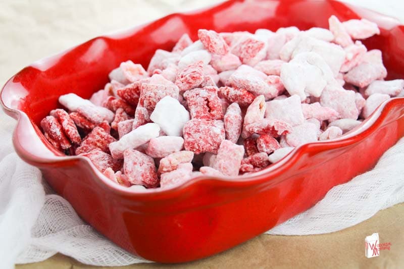 Valentine&rsquo;s Puppy Chow Recipe &ndash; Nut Free