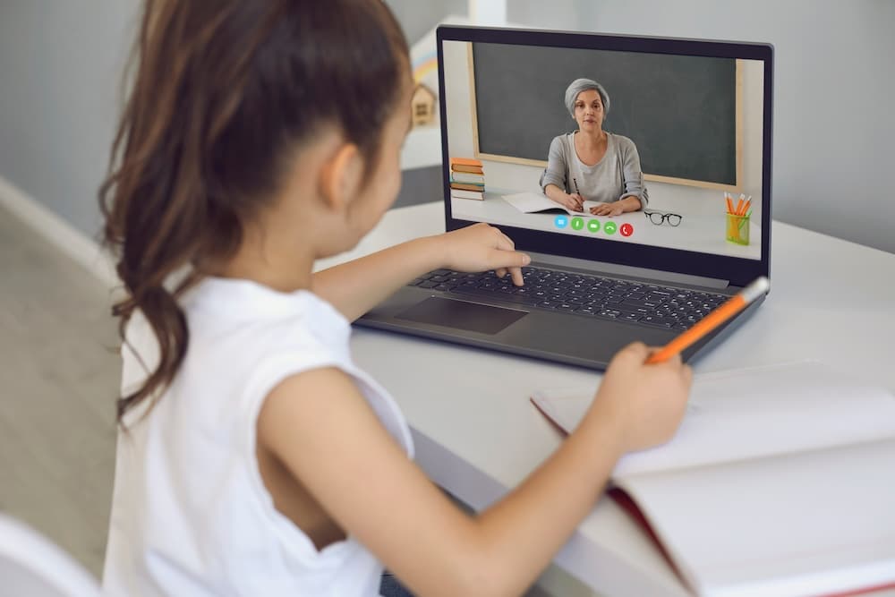 eAchieve Offers an Alternate to Traditional School